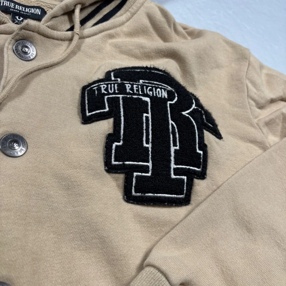 True Religion Varsity Hoodie Mens XL Tan Snap Front Chenille Logo Jacket Hoodie